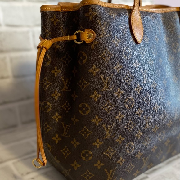 **SOLD**Louis Vuitton Neverfull GM Monogram Tote - Picture 4 of 16